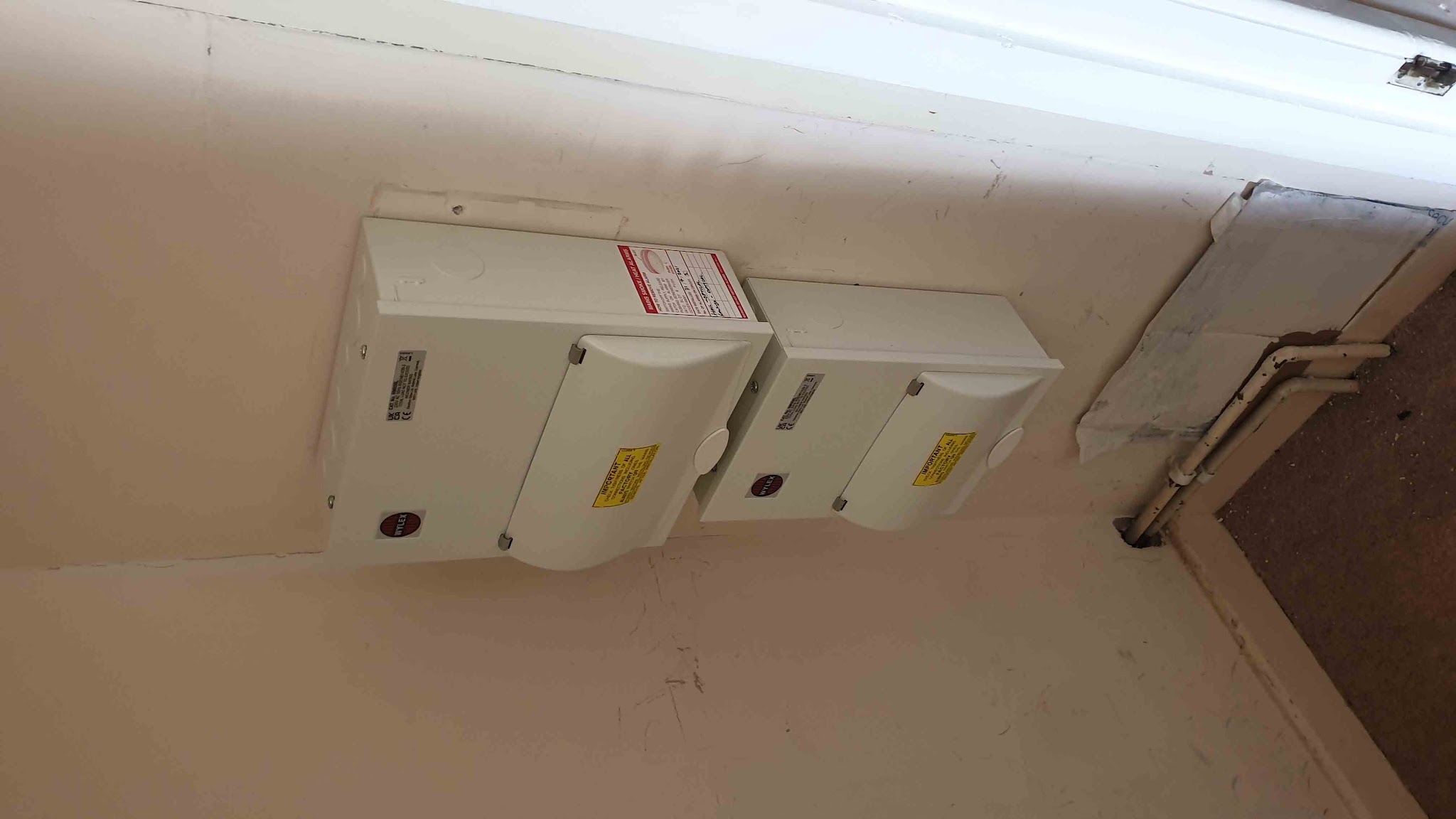 Electric heater installation